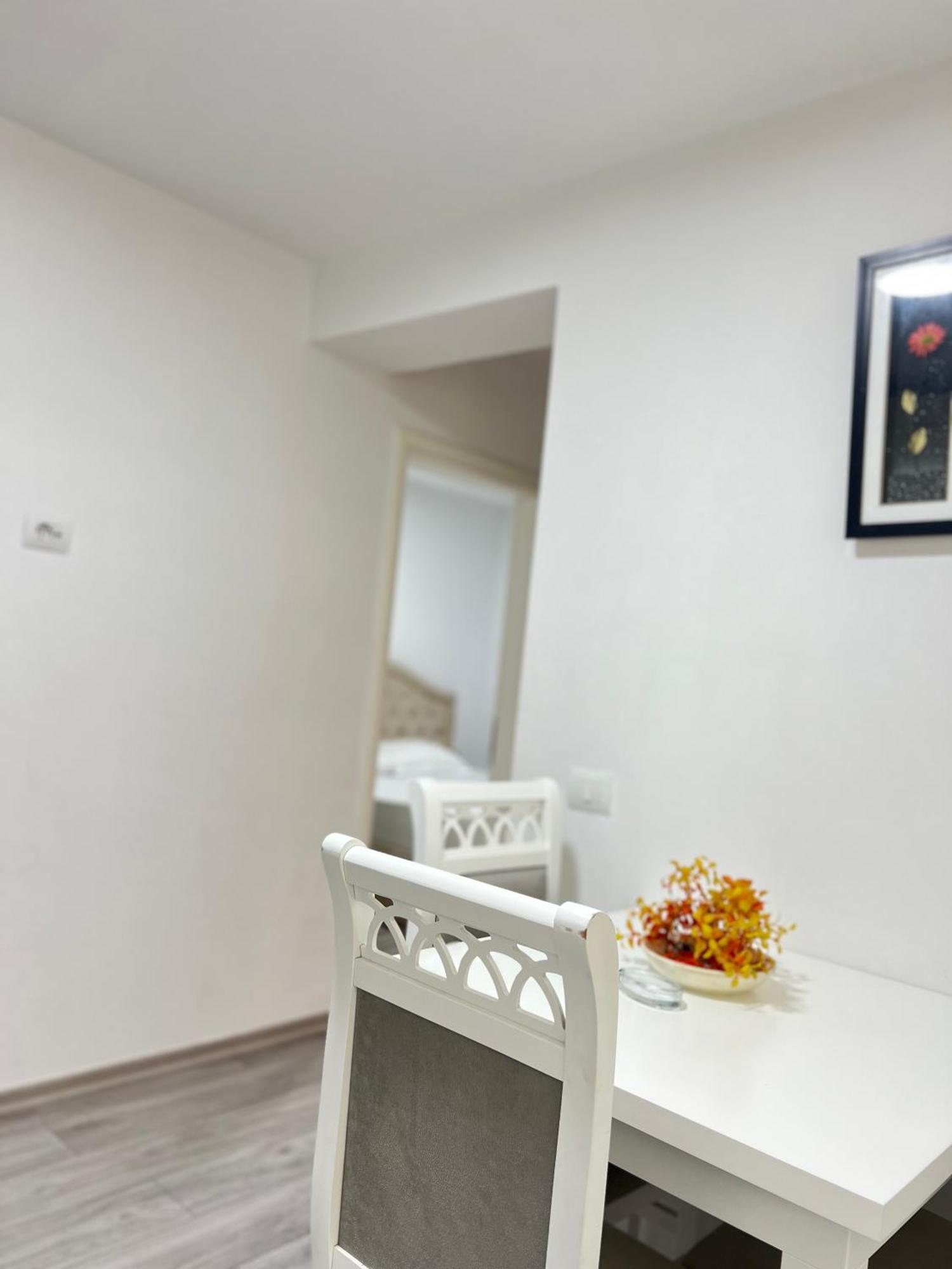 Apartment Center Blloku - Elegant 03 Tirana