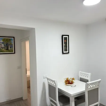 City Center Blloku - Elegant Apartment 03 Tirana Exterior photo